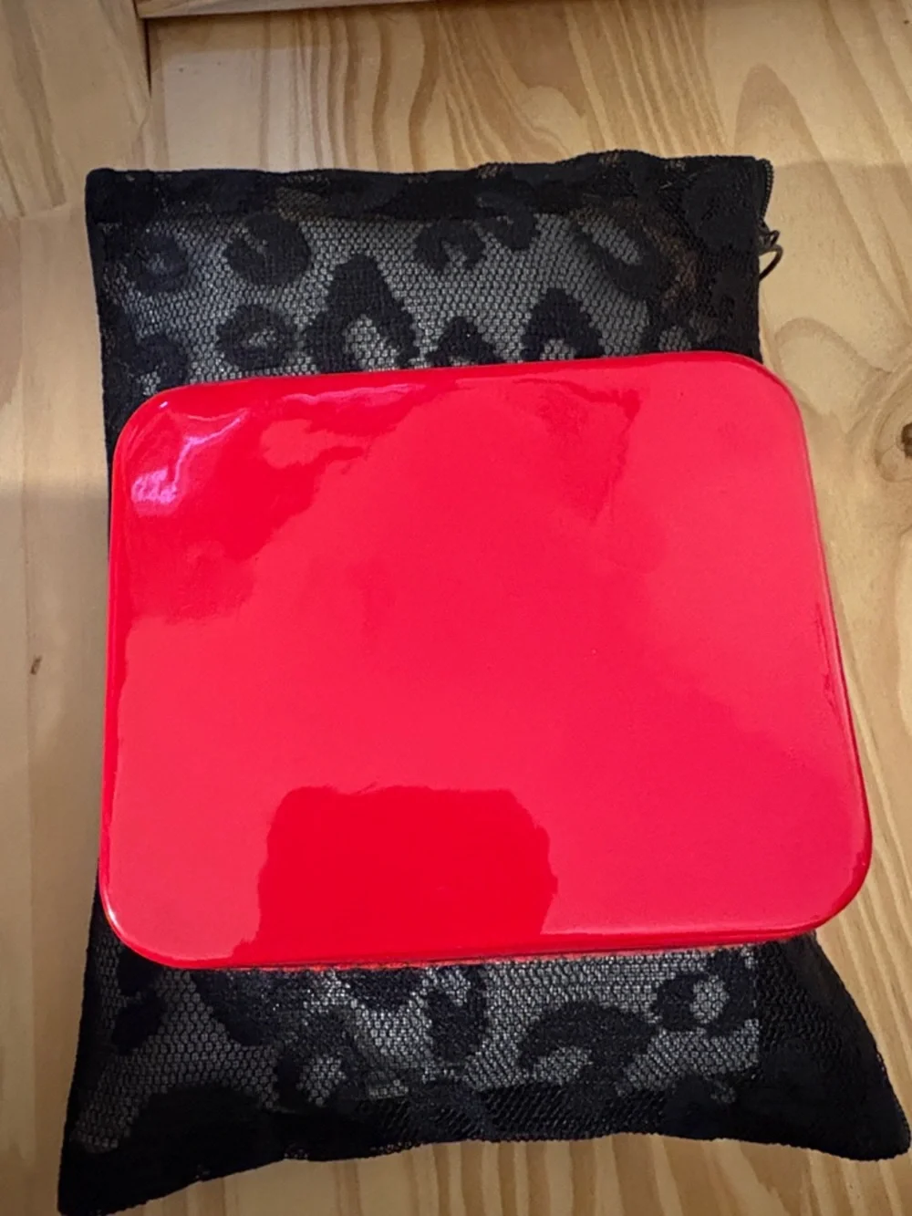 Christian Louboutin Red Glossy Case~ New - Picture 4 of 6